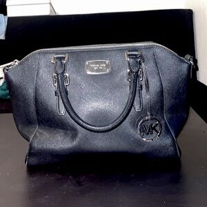 Michael Kors tote-style bag. Received as a gift but only used once!